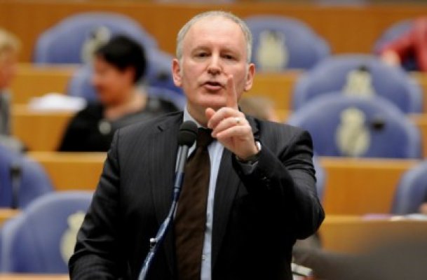 Ministrul olandez de Externe vine luni la Bucureşti şi are întâlniri cu Ponta şi Corlăţean